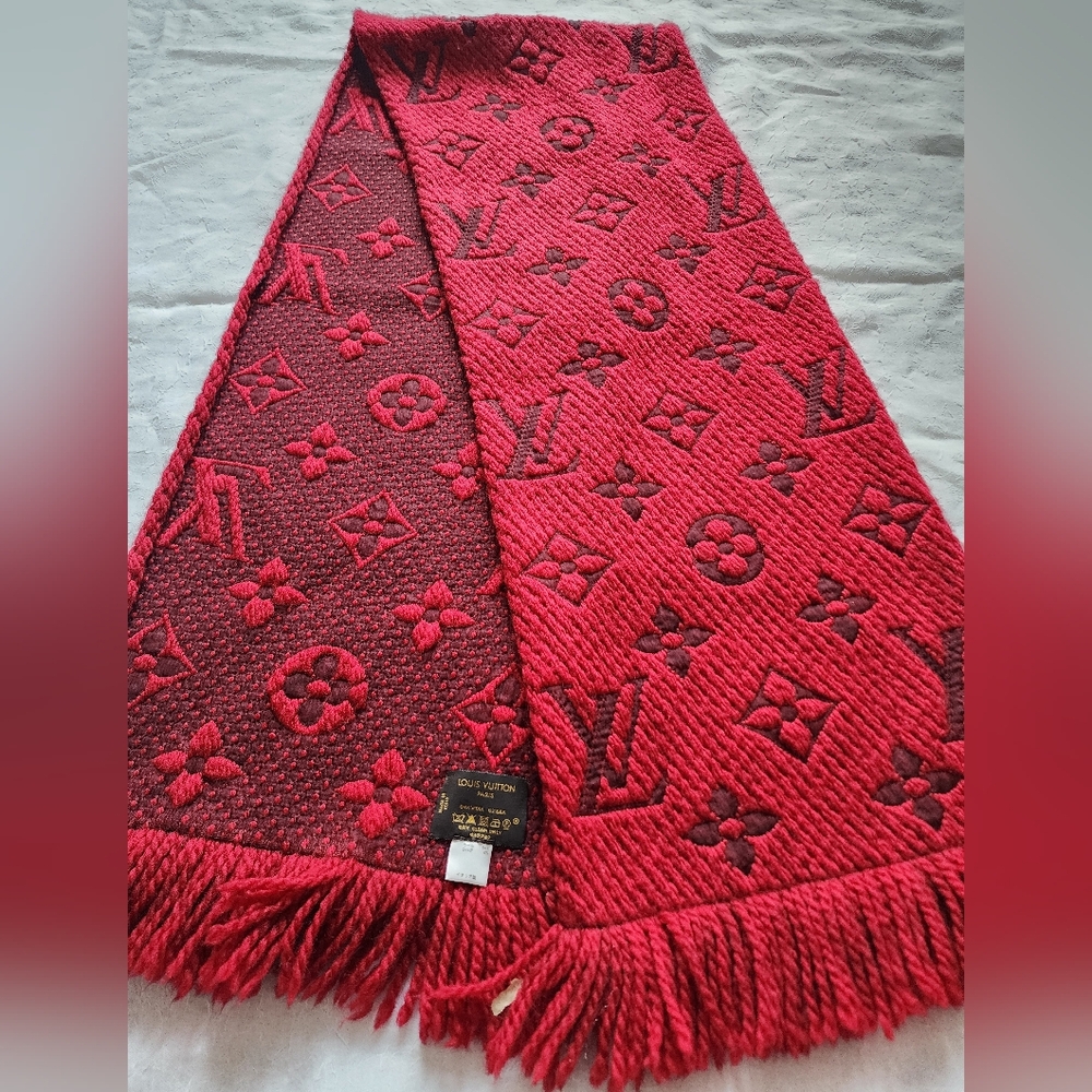 Auth Louis Vuitton Logomania Monogram Wool/Silk Fringe Shawl Scarf - Picture 4 of 9